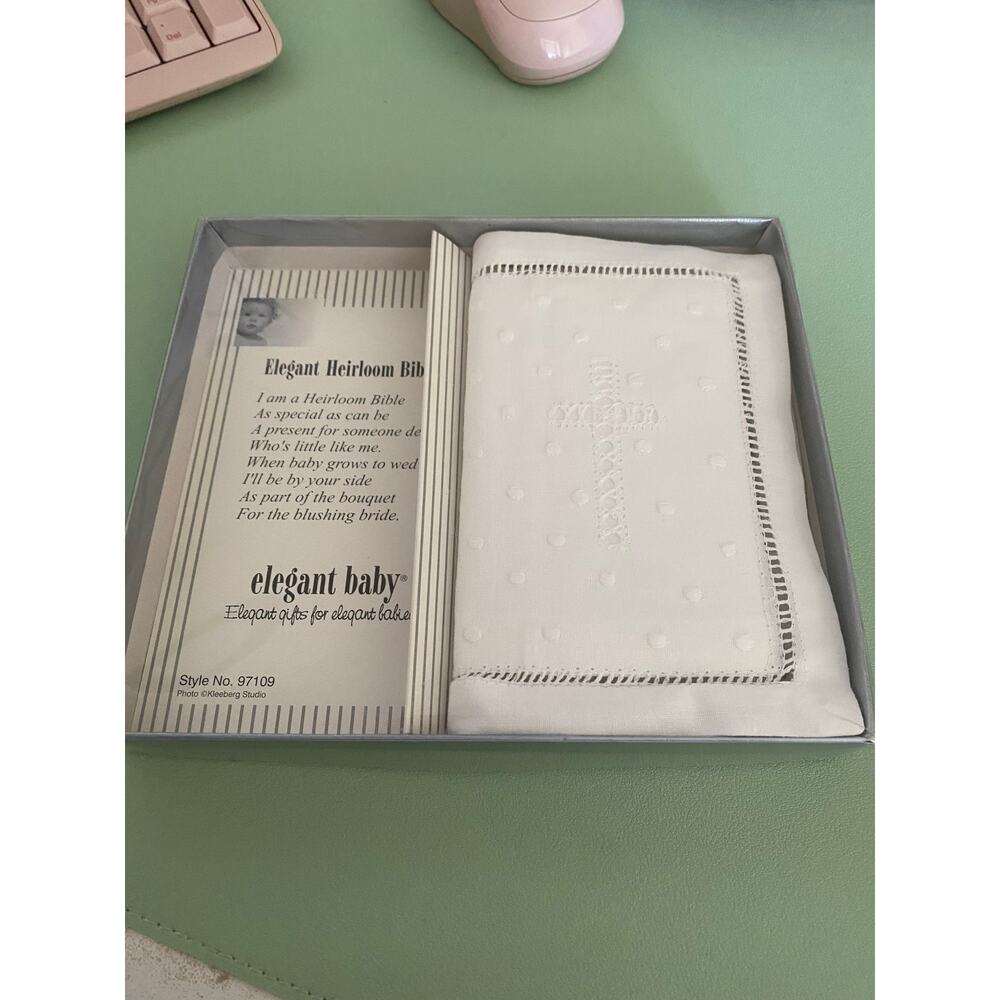 Vintage Elegant Heirloom Baby Bible Mint condition
